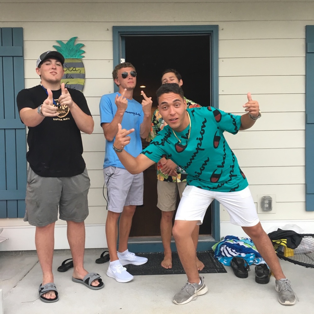 Meet your Posher, Vic